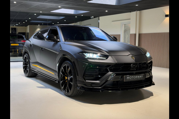 Lamborghini Urus 4.0 V8|Pano|B&O|Ceramic|Full PPF|Hud|Massage
