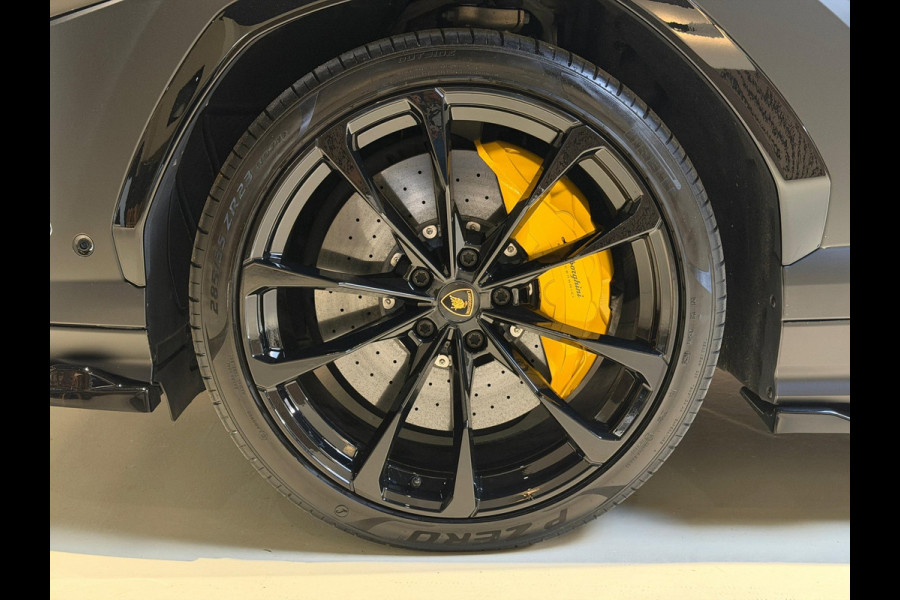 Lamborghini Urus 4.0 V8|Pano|B&O|Ceramic|Full PPF|Hud|Massage