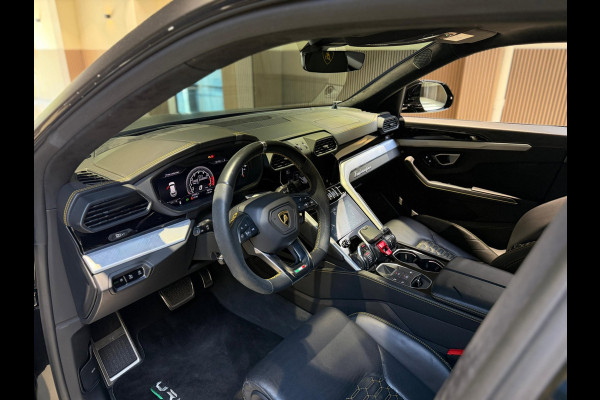 Lamborghini Urus 4.0 V8|Pano|B&O|Ceramic|Full PPF|Hud|Massage