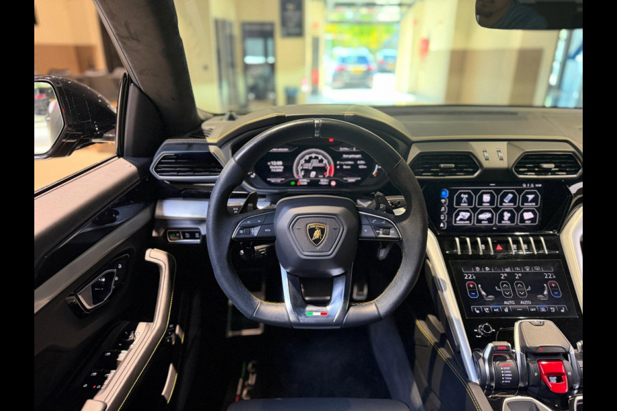 Lamborghini Urus 4.0 V8|Pano|B&O|Ceramic|Full PPF|Hud|Massage
