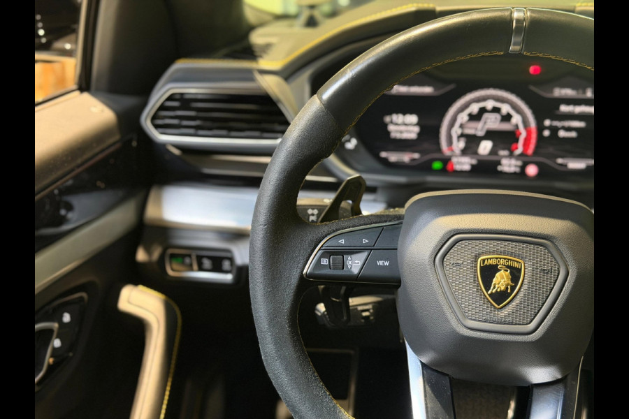 Lamborghini Urus 4.0 V8|Pano|B&O|Ceramic|Full PPF|Hud|Massage