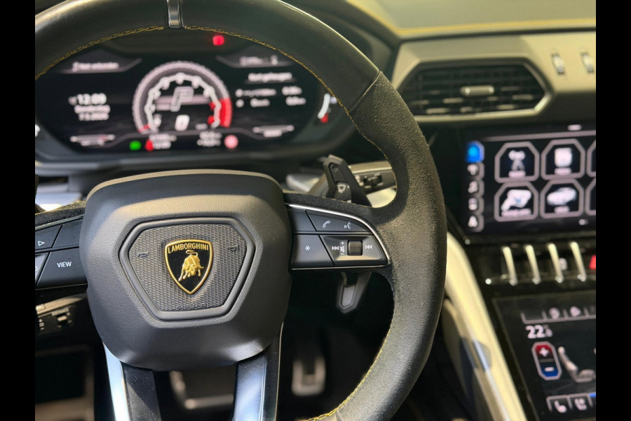 Lamborghini Urus 4.0 V8|Pano|B&O|Ceramic|Full PPF|Hud|Massage