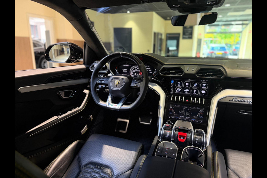 Lamborghini Urus 4.0 V8|Pano|B&O|Ceramic|Full PPF|Hud|Massage