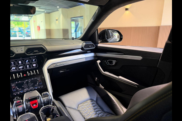 Lamborghini Urus 4.0 V8|Pano|B&O|Ceramic|Full PPF|Hud|Massage