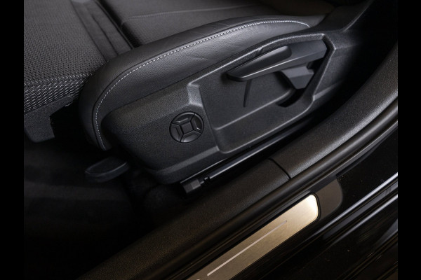 Audi A3 Sportback 35 TFSI S-Line edition / 150pk / Panorama dak / Sonos / Achteruitrij camera /