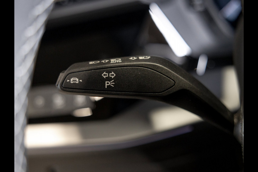 Audi A3 Sportback 35 TFSI S-Line edition / 150pk / Panorama dak / Sonos / Achteruitrij camera /