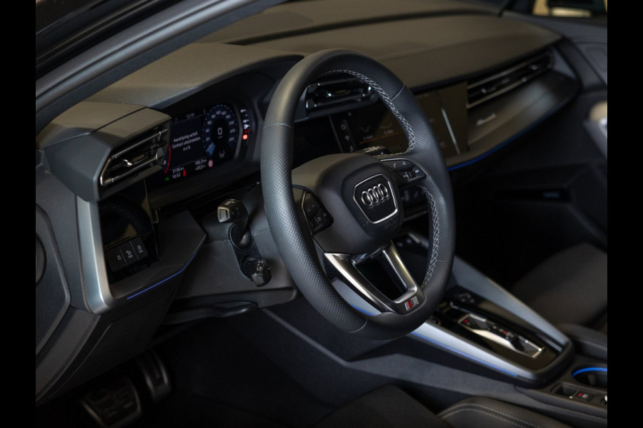 Audi A3 Sportback 35 TFSI S-Line edition / 150pk / Panorama dak / Sonos / Achteruitrij camera /