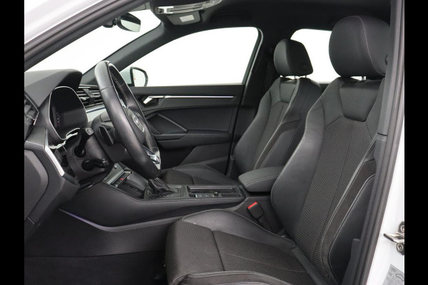 Audi Q3 45 TFSIe S edition | SOH 88% | Sportstoelen | Carplay | Trekhaak | Virtual Cockpit | Navigatie | Camera | Full LED | Half leder | Sfeerverlichting | Climate control | Parkeeerhulp | Cruise control | PHEV | Plug In