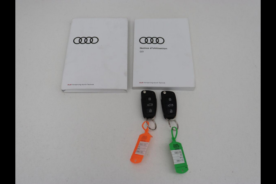 Audi Q3 45 TFSIe S edition | SOH 88% | Sportstoelen | Carplay | Trekhaak | Virtual Cockpit | Navigatie | Camera | Full LED | Half leder | Sfeerverlichting | Climate control | Parkeeerhulp | Cruise control | PHEV | Plug In