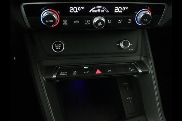 Audi Q3 45 TFSIe S edition | SOH 88% | Sportstoelen | Carplay | Trekhaak | Virtual Cockpit | Navigatie | Camera | Full LED | Half leder | Sfeerverlichting | Climate control | Parkeeerhulp | Cruise control | PHEV | Plug In