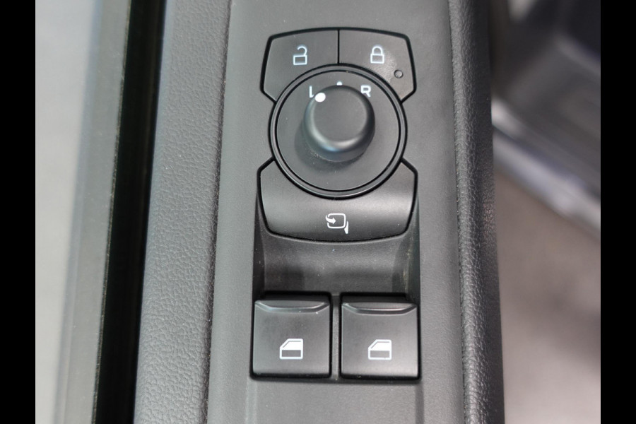 Ford Transit Custom 300 2.0 TDCI L2H1 Trend Nieuw Model Automaat Navigatie Airco Cruise Control Lichtmetalen Velgen Carplay Camera