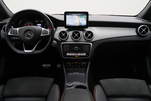 Mercedes-Benz GLA 200 Premium Plus AMG Panoramadak, Navigatie, Stoelverwarming, Cruise, 18"