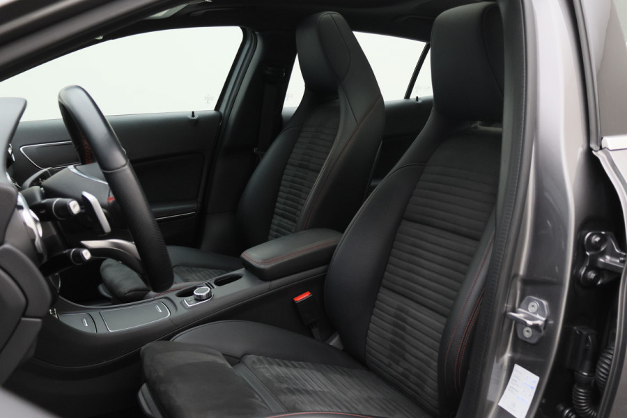 Mercedes-Benz GLA 200 Premium Plus AMG Panoramadak, Navigatie, Stoelverwarming, Cruise, 18"