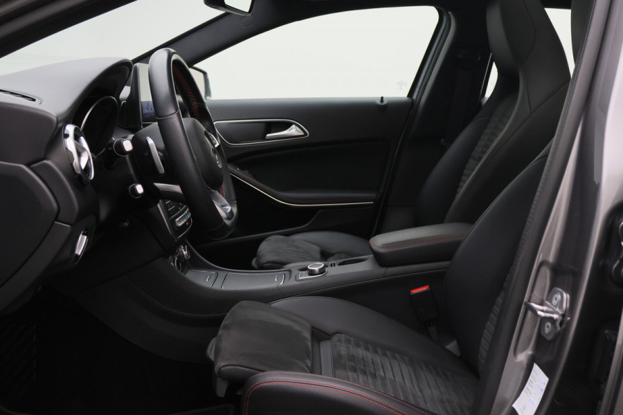 Mercedes-Benz GLA 200 Premium Plus AMG Panoramadak, Navigatie, Stoelverwarming, Cruise, 18"
