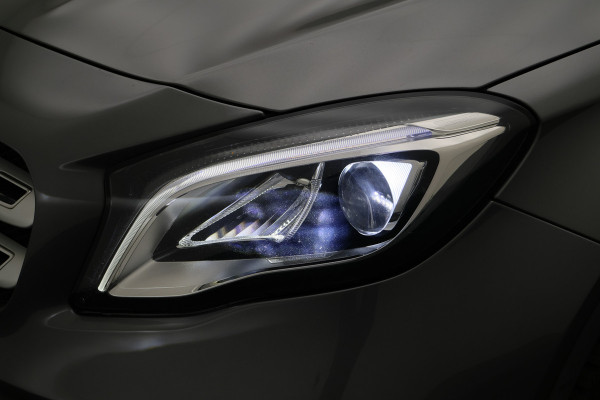 Mercedes-Benz GLA 200 Premium Plus AMG Panoramadak, Navigatie, Stoelverwarming, Cruise, 18"