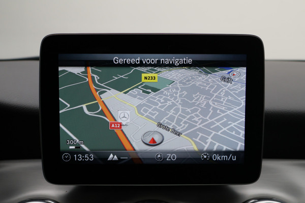 Mercedes-Benz GLA 200 Premium Plus AMG Panoramadak, Navigatie, Stoelverwarming, Cruise, 18"