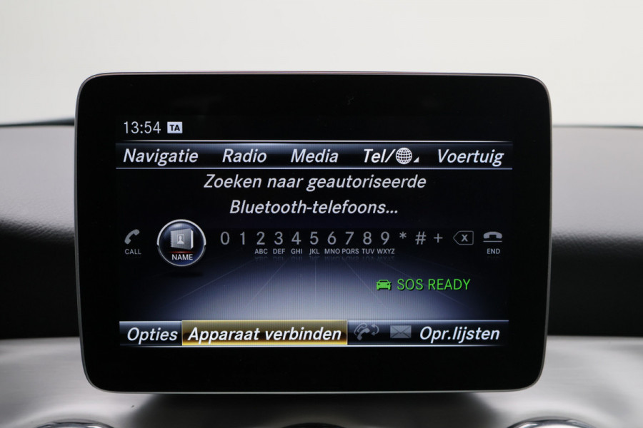 Mercedes-Benz GLA 200 Premium Plus AMG Panoramadak, Navigatie, Stoelverwarming, Cruise, 18"