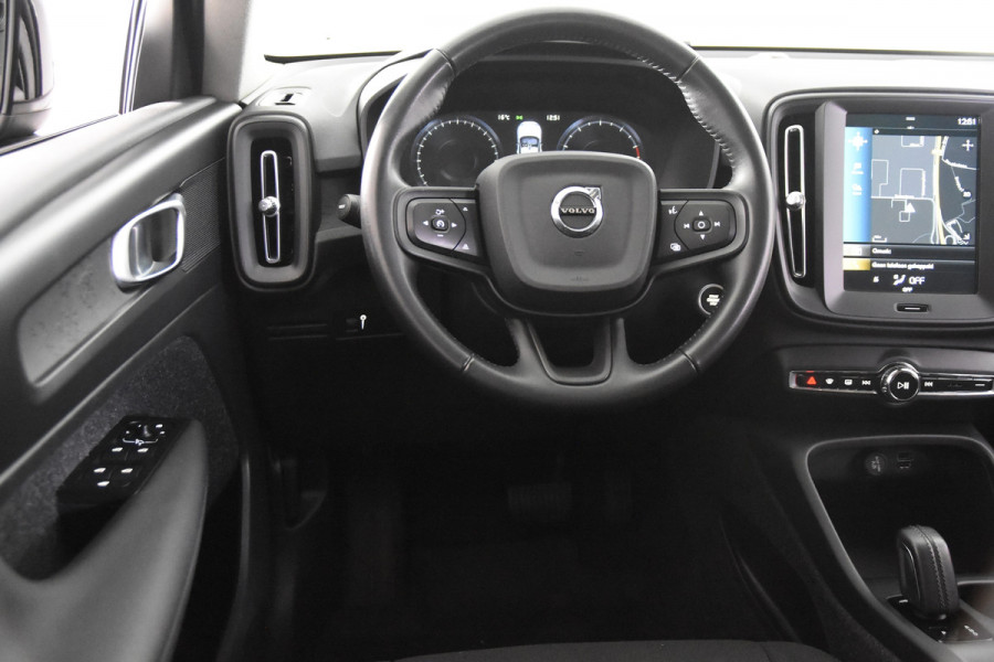 Volvo XC40 1.5 T2 Momentum Core *1ste Eigenaar*Navigatie*Camera*Carplay*