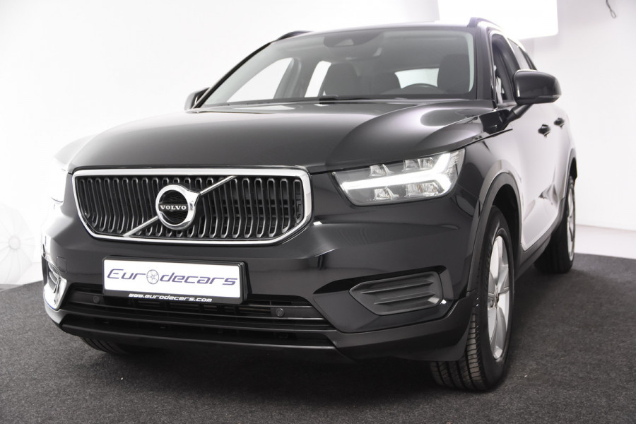 Volvo XC40 1.5 T2 Momentum Core *1ste Eigenaar*Navigatie*Camera*Carplay*
