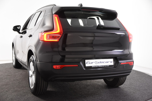 Volvo XC40 1.5 T2 Momentum Core *1ste Eigenaar*Navigatie*Camera*Carplay*