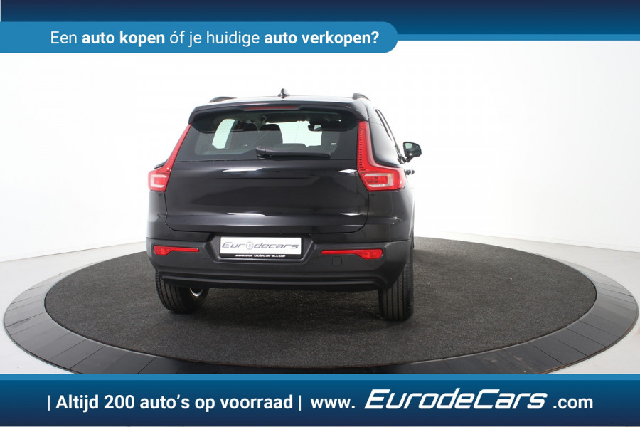 Volvo XC40 1.5 T2 Momentum Core *1ste Eigenaar*Navigatie*Camera*Carplay*