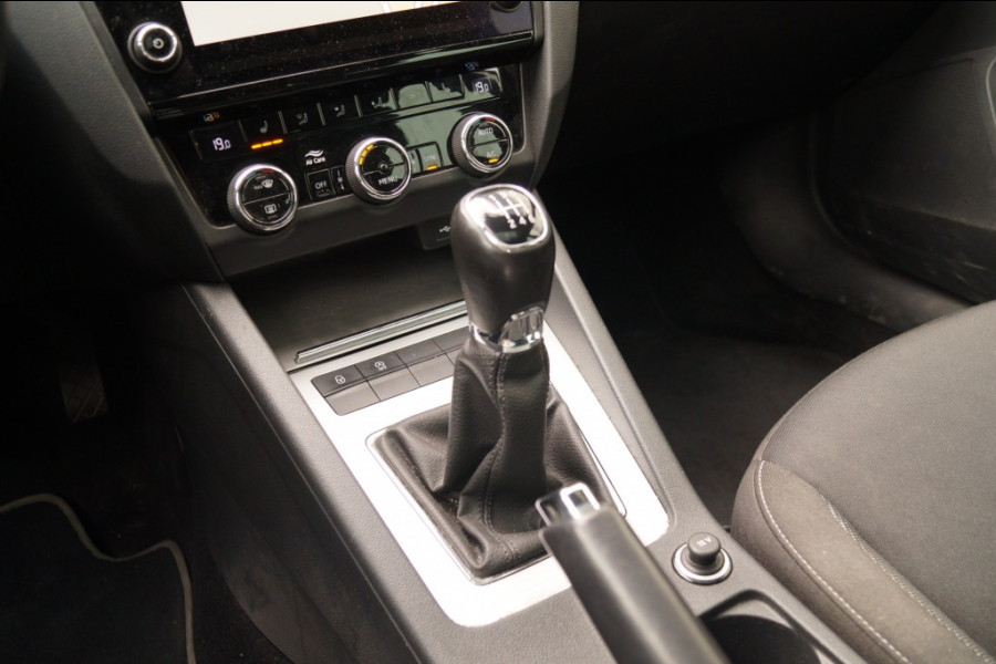 Škoda Octavia Combi 1.0 TSI 115pk Ambition Business -PANO-DIGI-ECC-PDC-