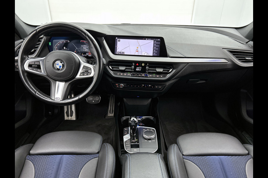 BMW 1-serie 118i High Executive M-Sport (Dealer onderhoud, Navi Pro, PDC V+A, StoelV, Digitale dash, Etc)