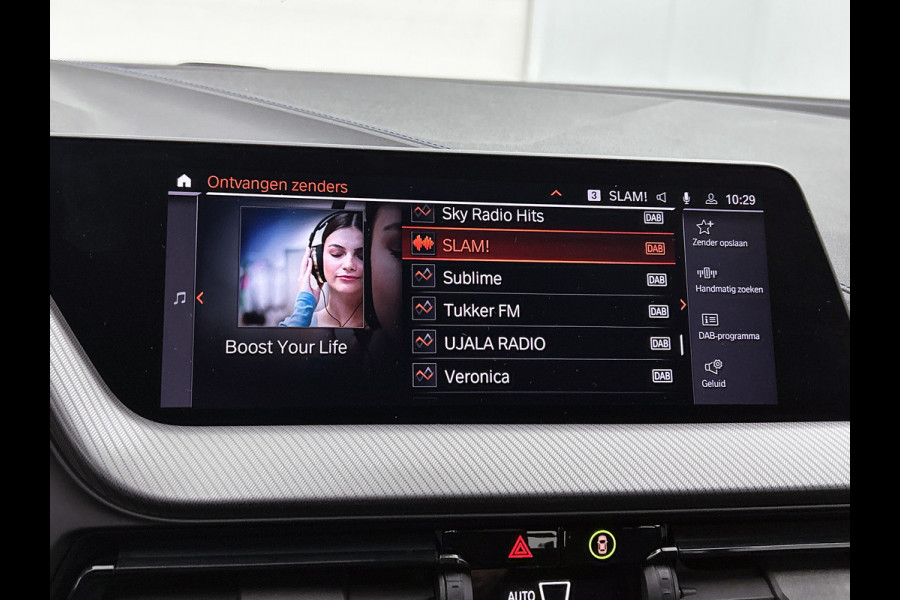BMW 1-serie 118i High Executive M-Sport (Dealer onderhoud, Navi Pro, PDC V+A, StoelV, Digitale dash, Etc)