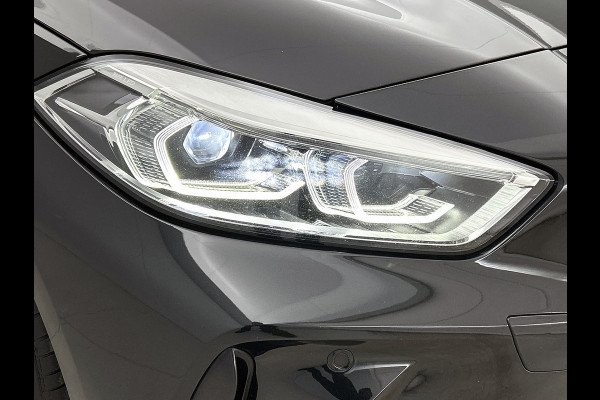 BMW 1-serie 118i High Executive M-Sport (Dealer onderhoud, Navi Pro, PDC V+A, StoelV, Digitale dash, Etc)