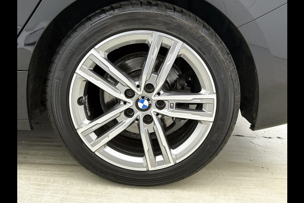 BMW 1-serie 118i High Executive M-Sport (Dealer onderhoud, Navi Pro, PDC V+A, StoelV, Digitale dash, Etc)