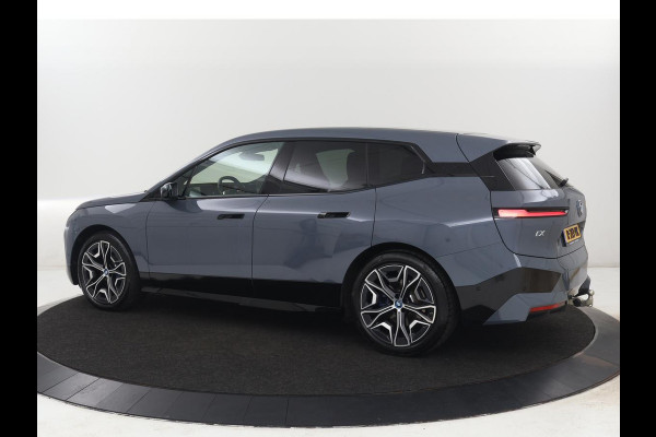 BMW iX xDrive40 High Executive 77 kWh | SOH 95,9% | Panoramadak | Laserlicht | Harman/Kardon | 360 Camera | Trekhaak | Leder | Head-Up | 22'' | Stoelverwarming | Carplay | Side Assist | Navigatie