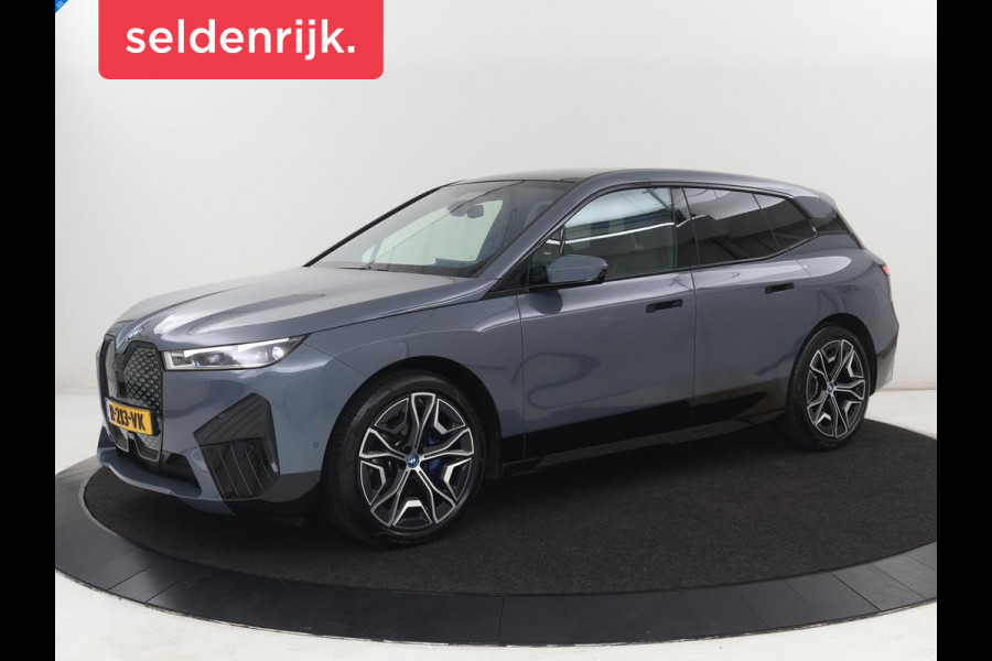 BMW iX xDrive40 High Executive 77 kWh | SOH 95,9% | Panoramadak | Laserlicht | Harman/Kardon | 360 Camera | Trekhaak | Leder | Head-Up | 22'' | Stoelverwarming | Carplay | Side Assist | Navigatie