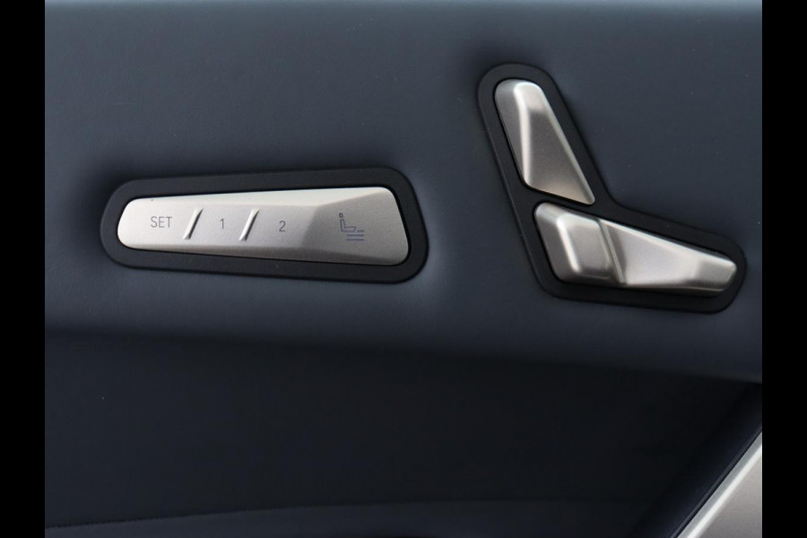 BMW iX xDrive40 High Executive 77 kWh | SOH 95,9% | Panoramadak | Laserlicht | Harman/Kardon | 360 Camera | Trekhaak | Leder | Head-Up | 22'' | Stoelverwarming | Carplay | Side Assist | Navigatie