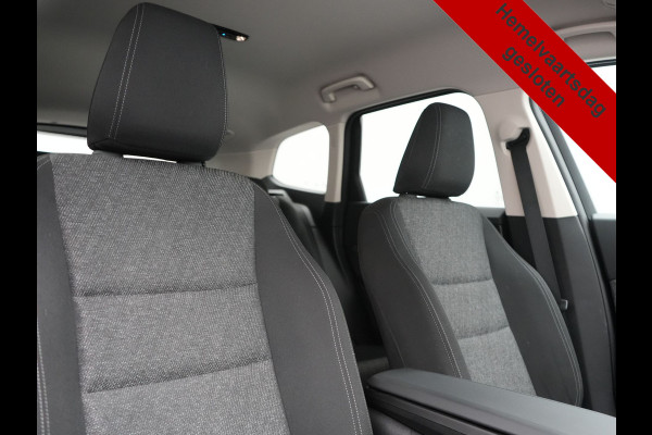 BMW iX1 xDrive30 64 kWh 306pk Dealer O.H. | Adaptief M Onderstel | Camera | Cruise Control | Stoelverwarming | Widescreen Navi | Park Assist | Apple Carplay | Navigatie | DAB | Standkachel |