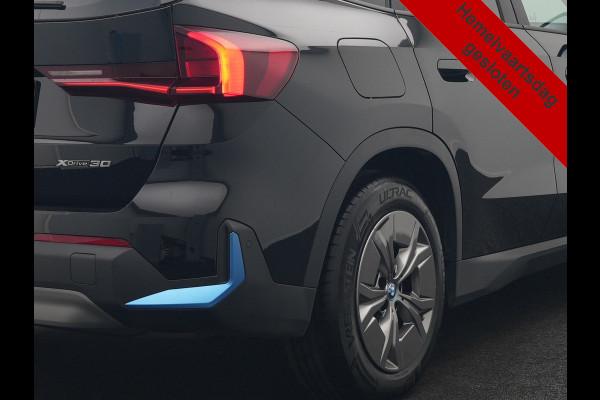 BMW iX1 xDrive30 64 kWh 306pk Dealer O.H. | Adaptief M Onderstel | Camera | Cruise Control | Stoelverwarming | Widescreen Navi | Park Assist | Apple Carplay | Navigatie | DAB | Standkachel |