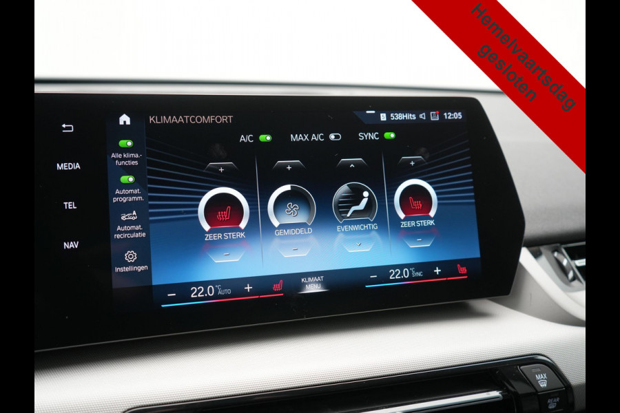 BMW iX1 xDrive30 64 kWh 306pk Dealer O.H. | Adaptief M Onderstel | Camera | Cruise Control | Stoelverwarming | Widescreen Navi | Park Assist | Apple Carplay | Navigatie | DAB | Standkachel |