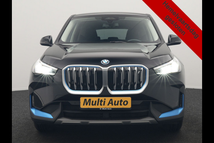 BMW iX1 xDrive30 64 kWh 306pk Dealer O.H. | Adaptief M Onderstel | Camera | Cruise Control | Stoelverwarming | Widescreen Navi | Park Assist | Apple Carplay | Navigatie | DAB | Standkachel |