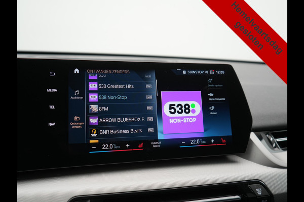 BMW iX1 xDrive30 64 kWh 306pk Dealer O.H. | Adaptief M Onderstel | Camera | Cruise Control | Stoelverwarming | Widescreen Navi | Park Assist | Apple Carplay | Navigatie | DAB | Standkachel |