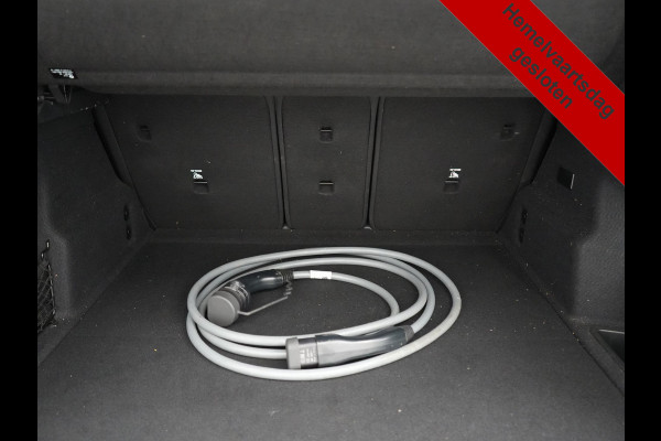 BMW iX1 xDrive30 64 kWh 306pk Dealer O.H. | Adaptief M Onderstel | Camera | Cruise Control | Stoelverwarming | Widescreen Navi | Park Assist | Apple Carplay | Navigatie | DAB | Standkachel |