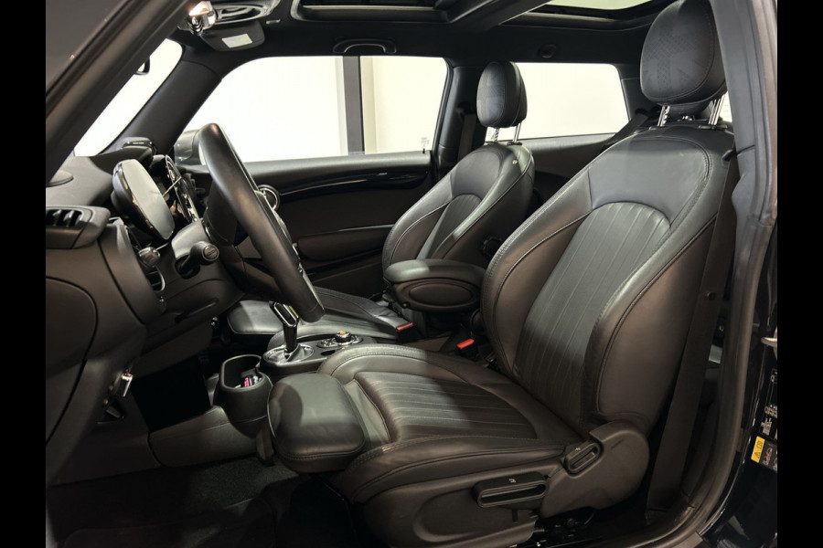 MINI Mini Electric Yours 33 kWh | Sfeerverlichting | Leder interieur | Panoramadak | Soh (batterijcheck) Waarde 95,6 %