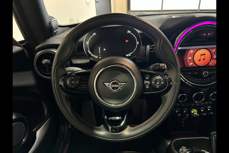 MINI Mini Electric Yours 33 kWh | Sfeerverlichting | Leder interieur | Panoramadak | Soh (batterijcheck) Waarde 95,6 %