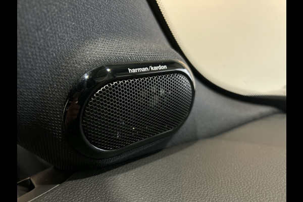 MINI Mini Electric Yours 33 kWh | Sfeerverlichting | Leder interieur | Panoramadak | Soh (batterijcheck) Waarde 95,6 %