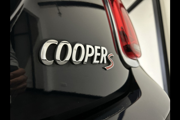 MINI Mini Electric Yours 33 kWh | Sfeerverlichting | Leder interieur | Panoramadak | Soh (batterijcheck) Waarde 95,6 %