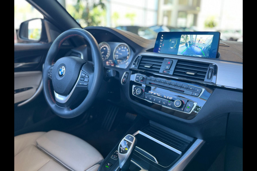 BMW 2 Serie Cabrio 220iA SPORTLINE ** ADAPT. LED, BEIGE LEDER, NAVI PROF, CAMERA, 18-inch LMV ** UNFALLFREI - Slechts 45.900km. ** ** INFORMEER OOK NAAR ONZE AANTREKKELIJKE FINANCIAL-LEASE TARIEVEN **