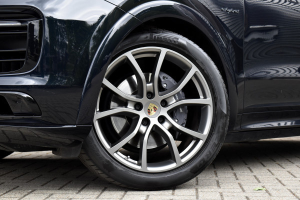 Porsche Cayenne Coupé 3.0 E-Hybrid 462pk Platinum Edition SportDesign | Panorama | Bose | Trekhaak elektr. | Stoelventilatie | 21'' Wielen |