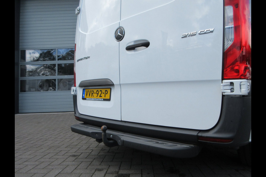 Mercedes-Benz Sprinter 215cdi, L2H2, Automaat, Airco, Camera, Navigatie, 3-Zits, Trekhaak.