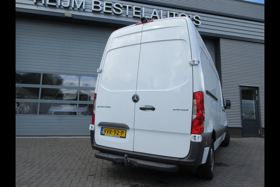 Mercedes-Benz Sprinter 215cdi, L2H2, Automaat, Airco, Camera, Navigatie, 3-Zits, Trekhaak.