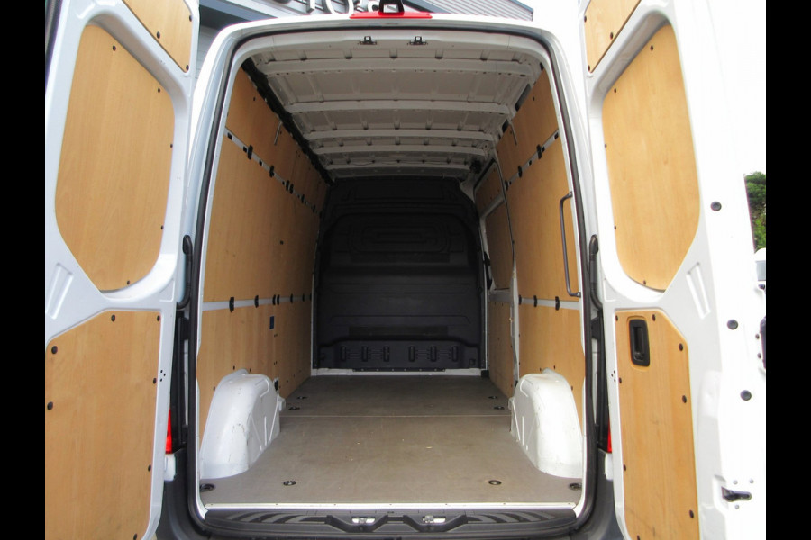 Mercedes-Benz Sprinter 215cdi, L2H2, Automaat, Airco, Camera, Navigatie, 3-Zits, Trekhaak.