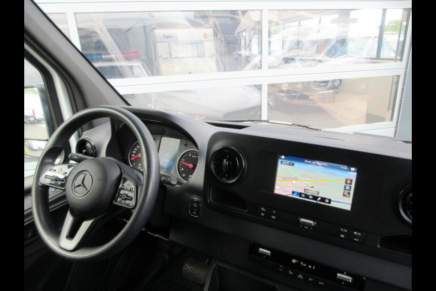Mercedes-Benz Sprinter 215cdi, L2H2, Automaat, Airco, Camera, Navigatie, 3-Zits, Trekhaak.