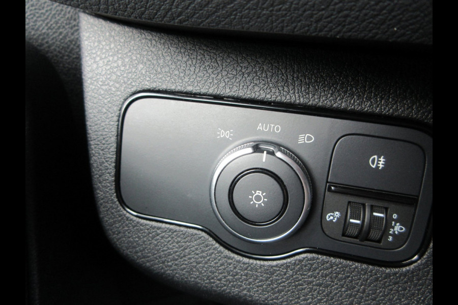 Mercedes-Benz Sprinter 215cdi, L2H2, Automaat, Airco, Camera, Navigatie, 3-Zits, Trekhaak.